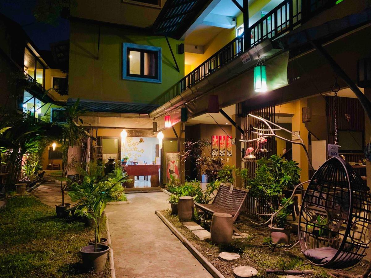 Отель Thapae Boutique House Чиангмай Экстерьер фото