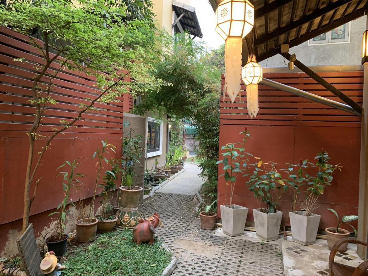 Отель Thapae Boutique House Чиангмай Экстерьер фото
