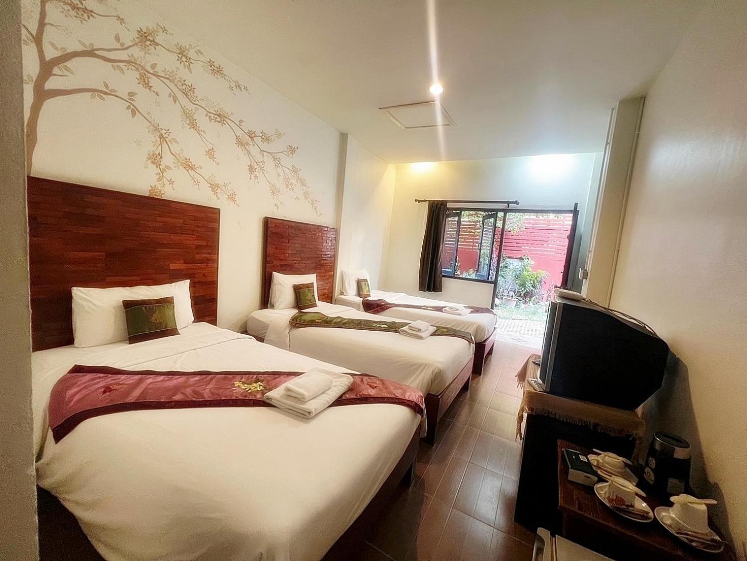 Отель Thapae Boutique House Чиангмай Экстерьер фото